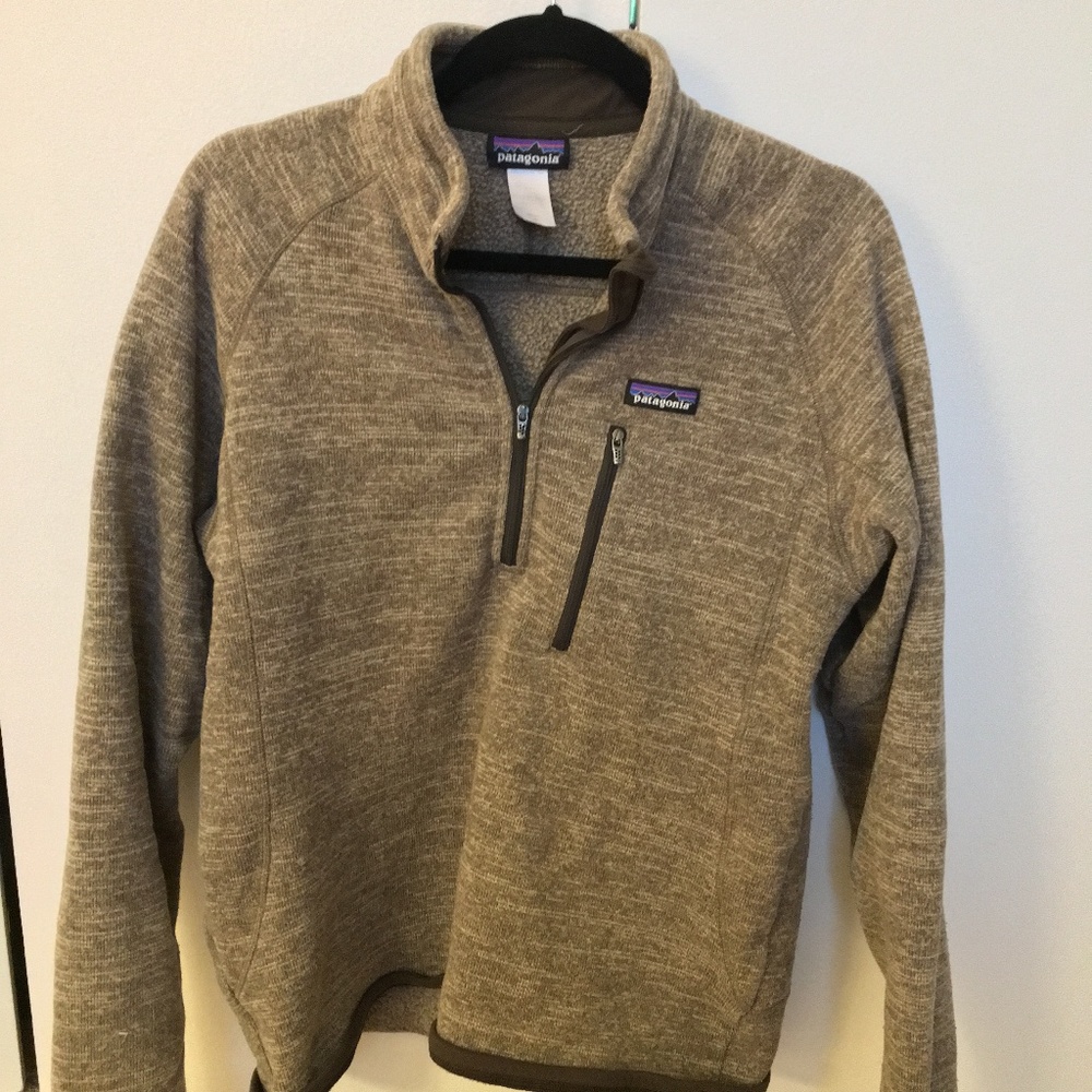 Men's brown Patagonia pullover (M)
